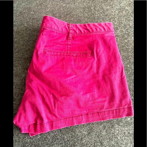 Express Pants - Bright pink shorts